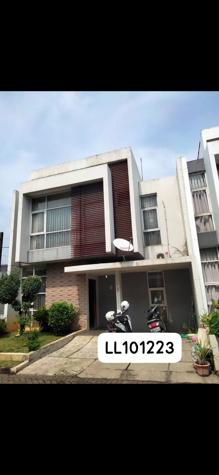 DIJUAL RUMAH INCLUDE FURNISHED Rumah 2 lantai