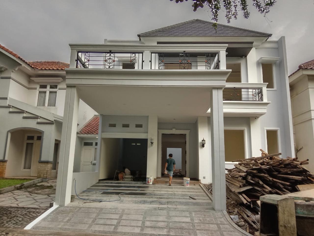 Dijual Rumah Baru Desain Classic Mewah 