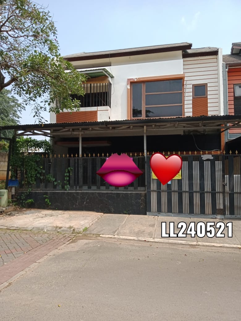 DIJUAL!! Rumah 2 lantai di boulevard utama 