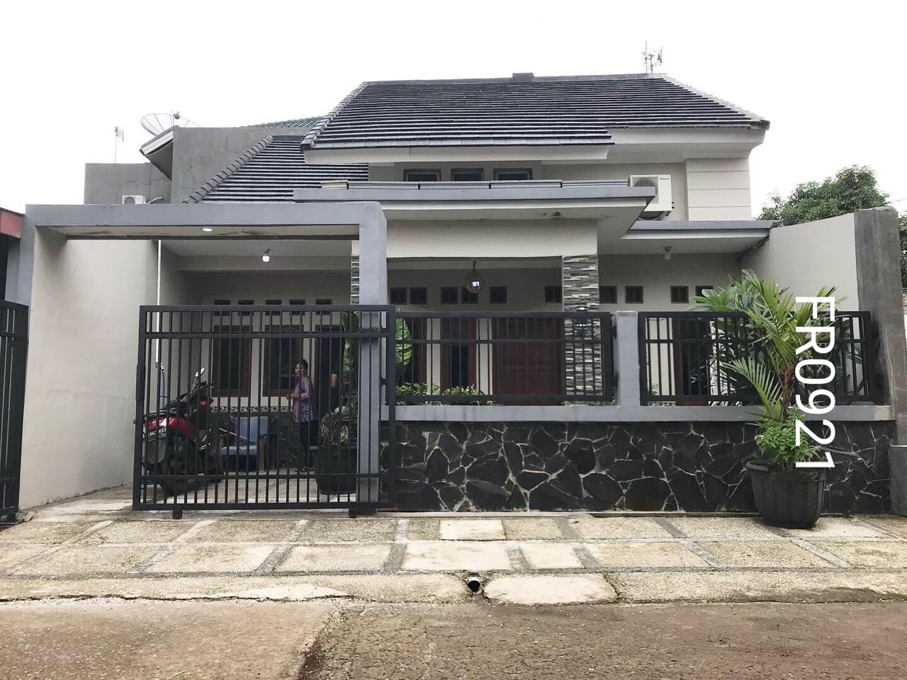 For sale jual BU rumah Full furnish Bangunan baru, lokasi ramai.