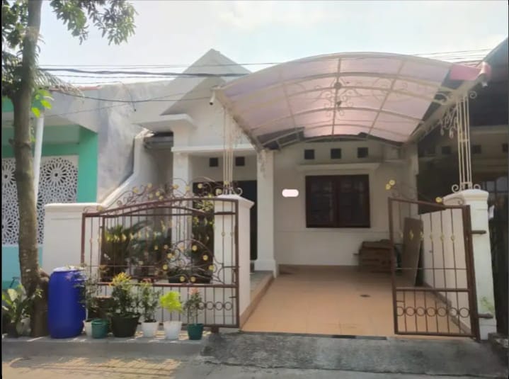 Dijual rumah 2 lantai