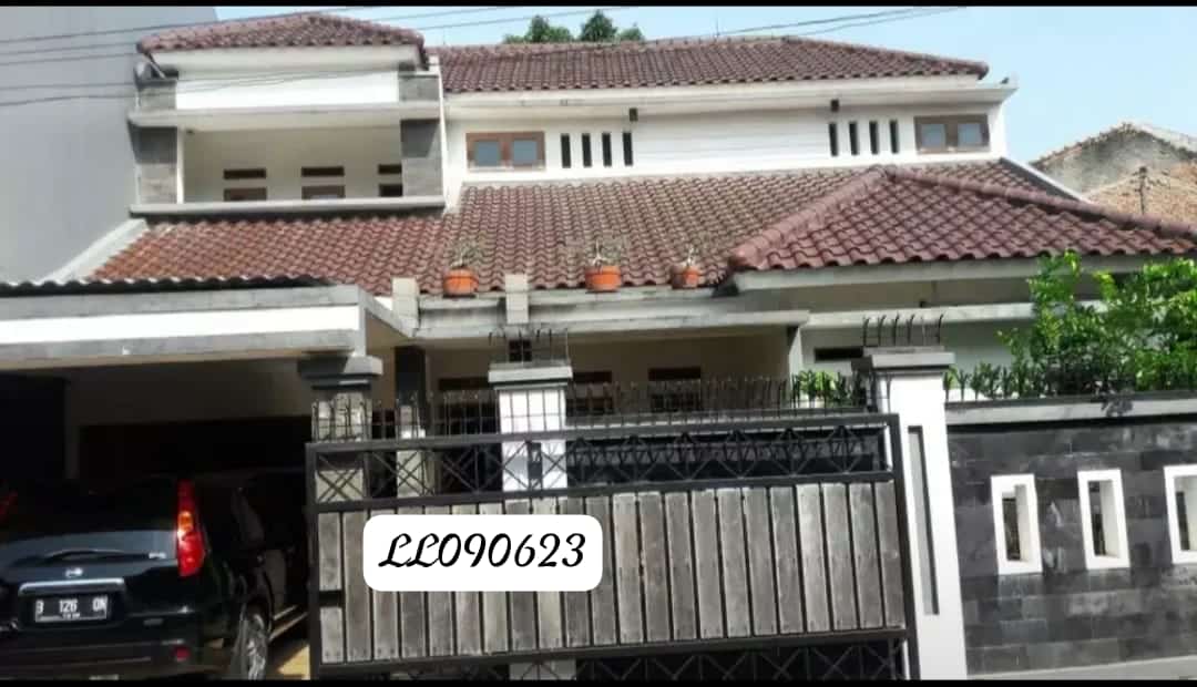 FOR SALE!! Rumah 2 lantai dlm townhouse