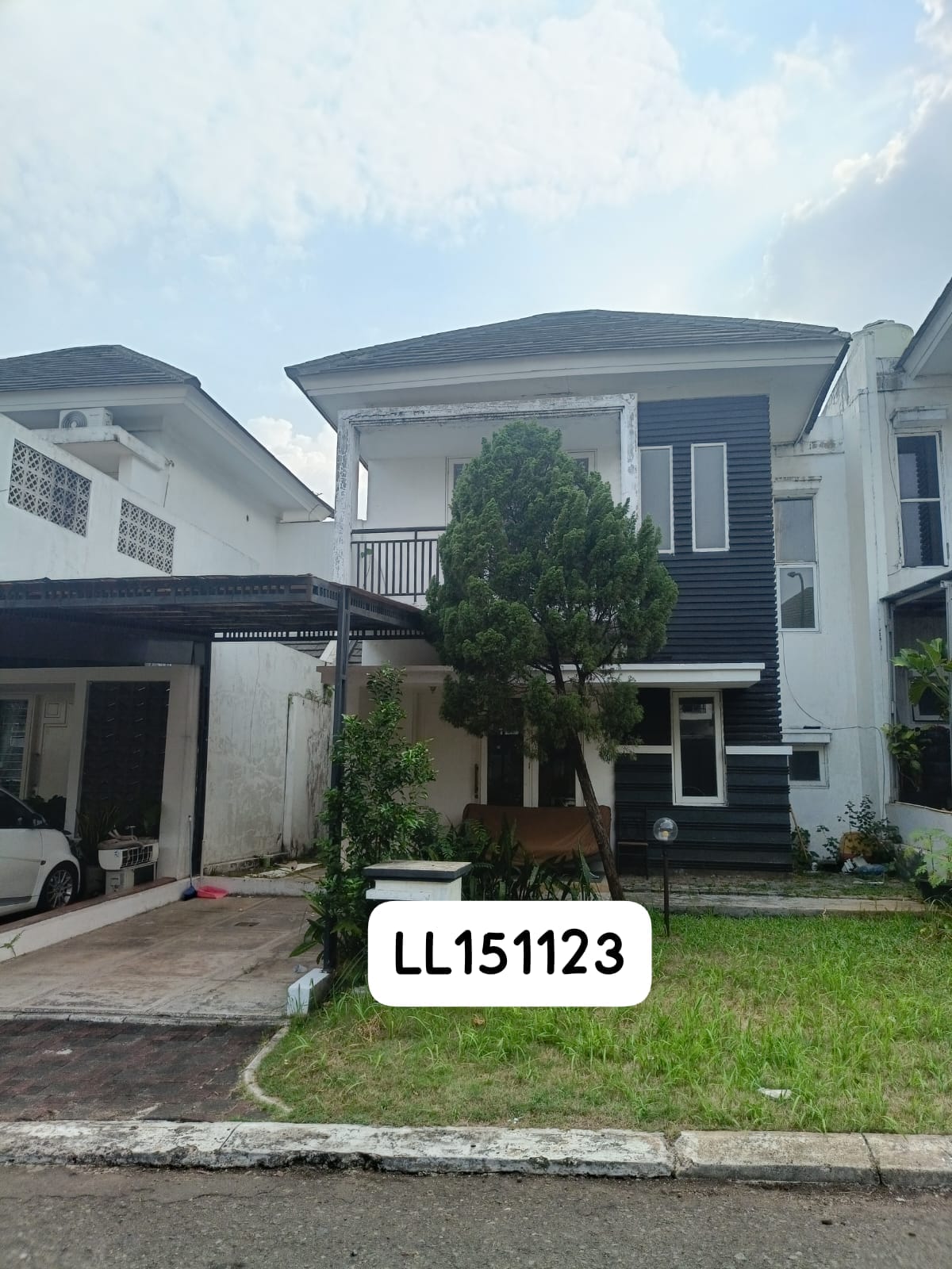 DIJUAL RUMAH FULL RENOVASI Rumah 2 lantai