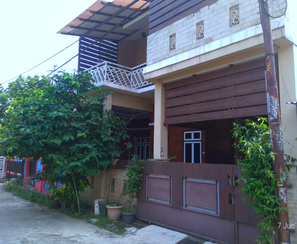 For sale. Jual cepat Rumah cantik, rapih, 2 lantai