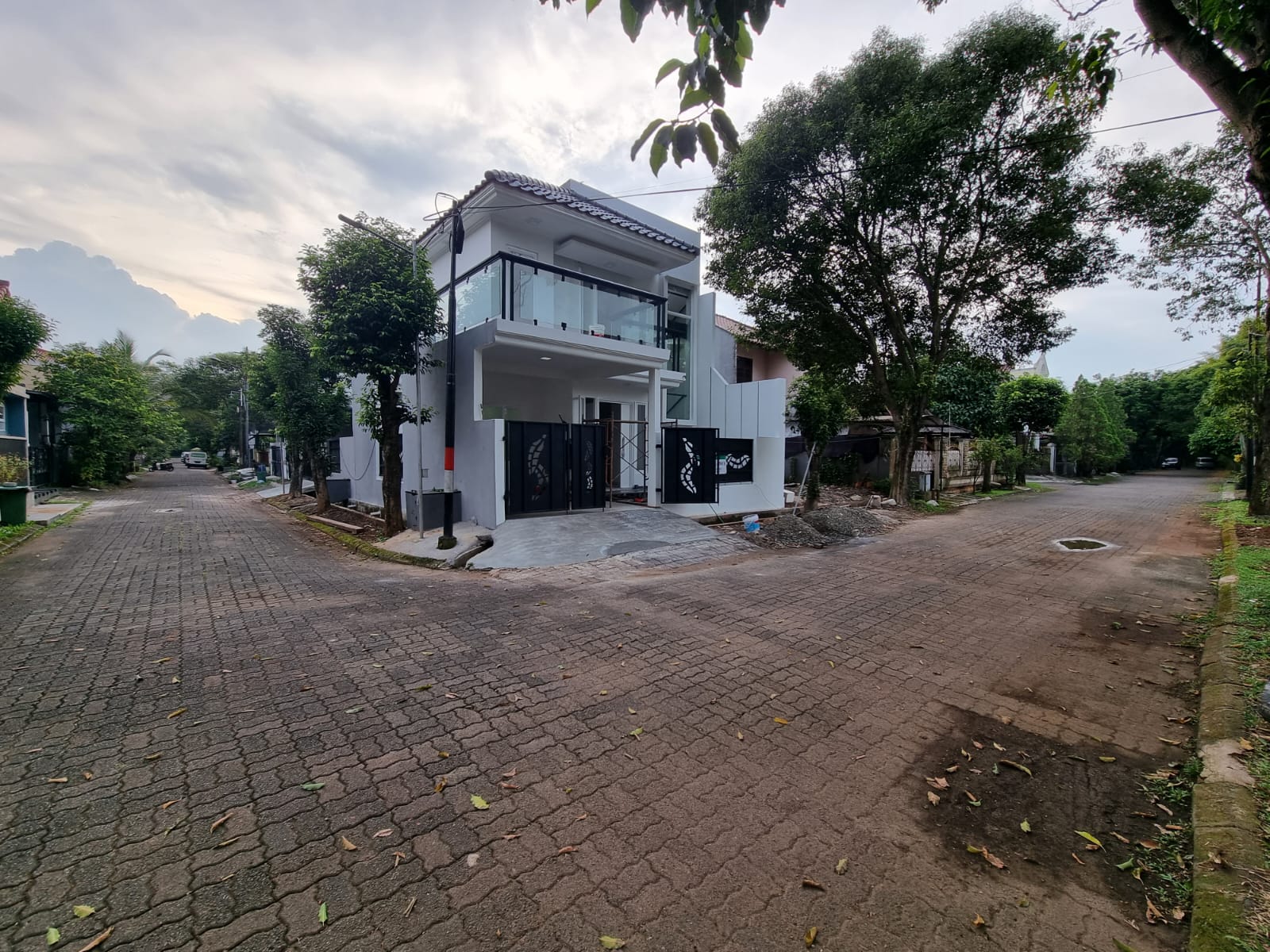 Rumah Baru Dan elegant Posisi Hook 